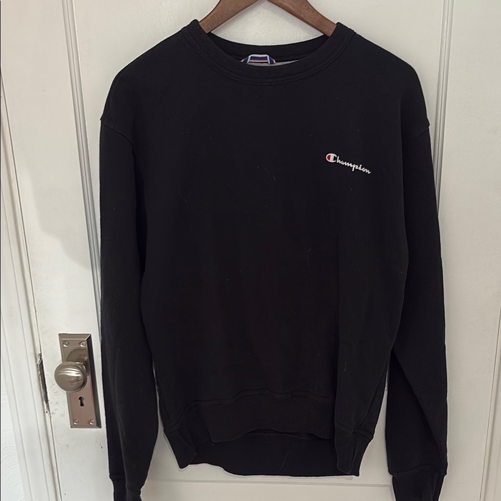 Champion Black Crewneck Sweater with Ribbed Cuffs